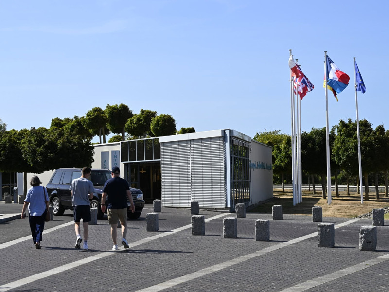 The extended VDK Information Centre at La Cambe, located outside the entrance to the cemetery.