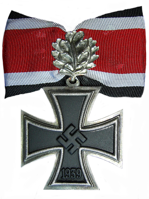 Das Ritterkreuz des Eisernes Kreuzes mit Eichenlaub (The Knight’s Cross of the Iron Cross with Oakleaves)