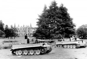 Tiger training in Ploërmel, Brittany in 1943. These tanks belong to the Army's 2. (schwere) Panzer-Abteilung 502